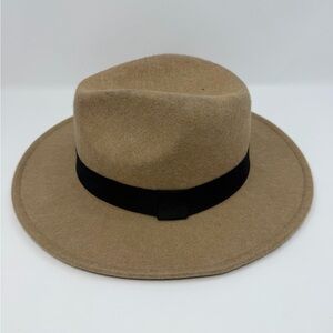 Classic Wide-Brim Fedora in Camel with Black Band